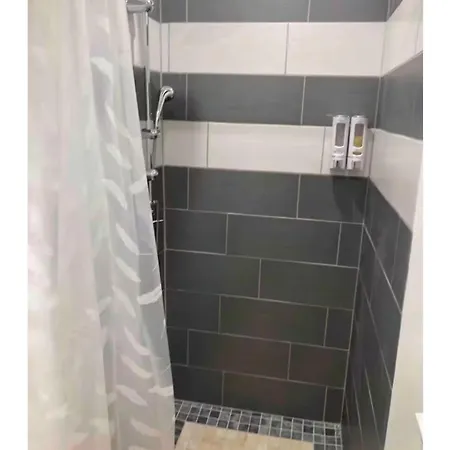 Melanie Apartment